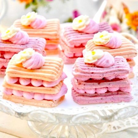 Кондитерская насадка 898 Tulip, прорезь 26 мм, большая лента с зубчиками Ribbon Basketweave Кондитерская насадка 898 Tulip, прорезь 26 мм, большая лента с зубчиками Ribbon Basketweave