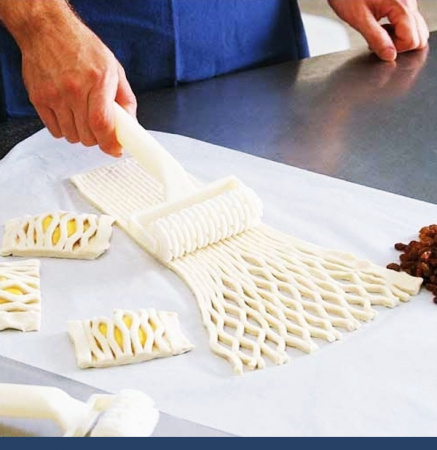 Кондитерский ролик для теста и сеточки для пирогов 10 см Кондитерский ролик для теста и сеточки для пирогов 10 см